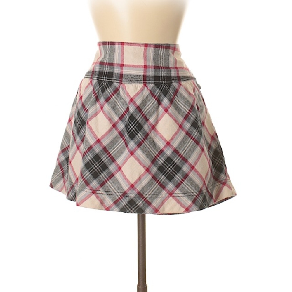 Size 7 Plaid Roxy mini skirt